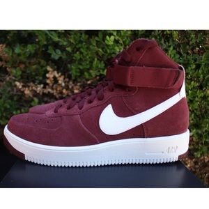 nike dark red shoes